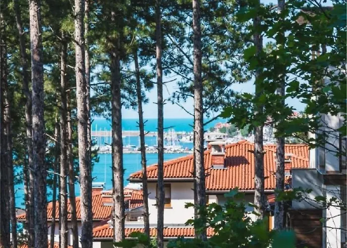 Апартамент Marina Forest